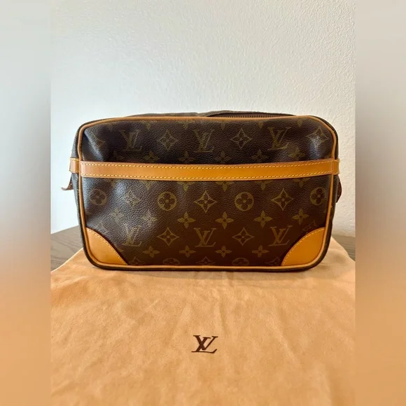 Vintage Louis Vuitton Pochette Compiegne 28 Monogram-Free Shipping, Gift & COA - Picture 1 of 16